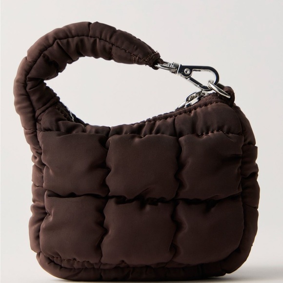 Free People NWT Quilted Navy Micro Pouch - Picture 4 of 5